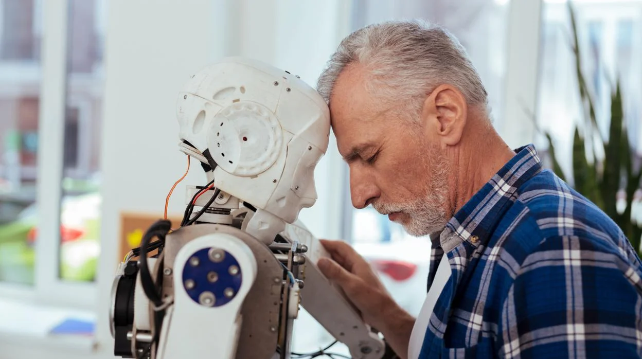 La llegada de robots cuidando ancianos
