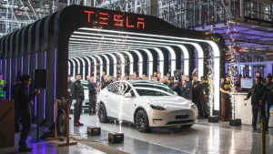 Tesla presenta su nuevo coche eléctrico con mayor autonomía y tecnología avanzada