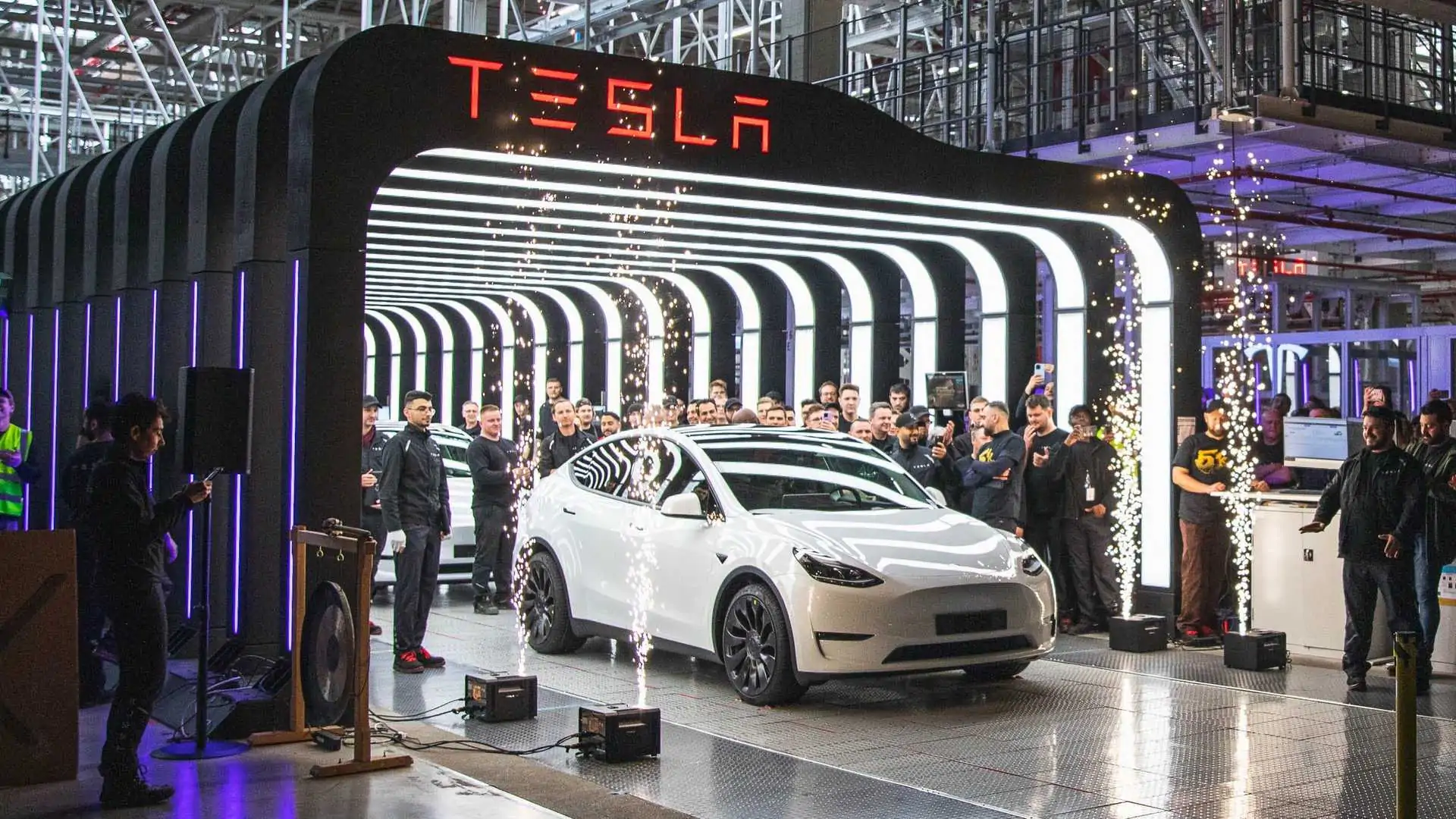 Tesla presenta su nuevo coche eléctrico con mayor autonomía y tecnología avanzada